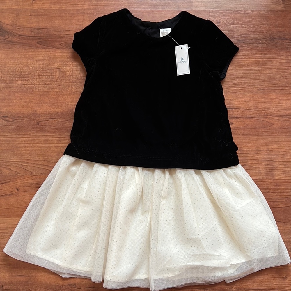Baby GAP size 5 dress